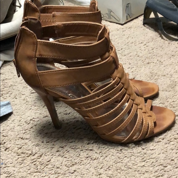Heels - Picture 2 of 4